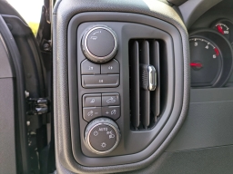 Chevrolet Silverado 2500HD Custom 4WD Crew Cab 159" 2025