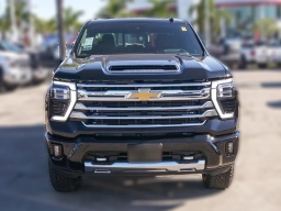 Chevrolet Silverado 2500HD High Country 4WD Crew Cab 159" 2026