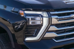 Chevrolet Silverado 2500HD High Country 4WD Crew Cab 159" 2026