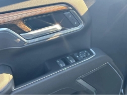 Chevrolet Silverado 1500 LT 4WD Crew Cab 147" 2025