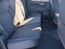 Chevrolet Silverado 1500 4WD Crew Cab 147" RST 2026