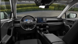 Toyota RAV4 LE FWD (GS) 2026