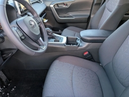 Toyota RAV4 XLE AWD (Natl) 2025