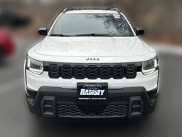 Jeep Cherokee Laredo 4x4 2026