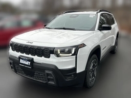 Jeep Cherokee Laredo 4x4 2026