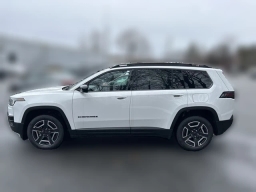 Jeep Cherokee Laredo 4x4 2026