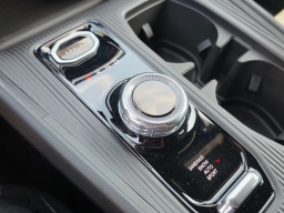 Jeep Cherokee Laredo 4x4 2026