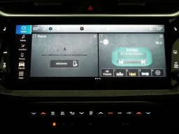 Jeep Cherokee Laredo 4x4 2026