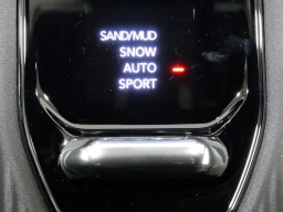 Jeep Cherokee Laredo 4x4 2026