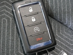 Jeep Cherokee Laredo 4x4 2026