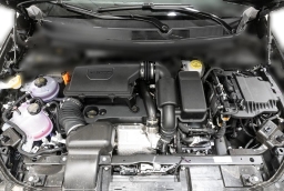 Jeep Cherokee Laredo 4x4 2026