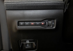 Jeep Cherokee Laredo 4x4 2026