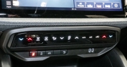 Jeep Cherokee Laredo 4x4 2026