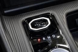 Jeep Cherokee Laredo 4x4 2026