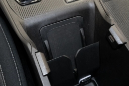 Jeep Cherokee Laredo 4x4 2026