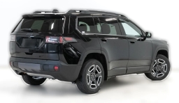 Jeep Cherokee Laredo 4x4 2026