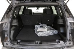 Jeep Cherokee Laredo 4x4 2026