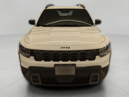 Jeep Cherokee Laredo 4x4 2026