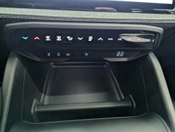 Jeep Cherokee Laredo 4x4 2026