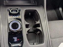 Jeep Cherokee Laredo 4x4 2026