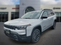 Jeep Cherokee Laredo 4x4 2026