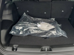 Jeep Cherokee Laredo 4x4 2026