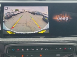 Jeep Cherokee Laredo 4x4 2026