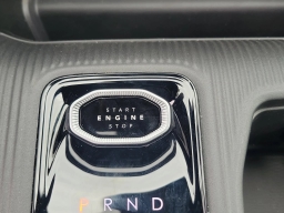 Jeep Cherokee Laredo 4x4 2026