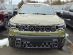 Jeep Cherokee Laredo 4x4 2026