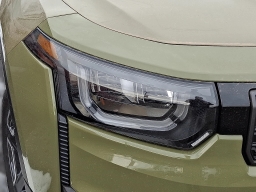 Jeep Cherokee Laredo 4x4 2026