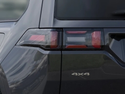 Jeep Cherokee Laredo 4x4 2026