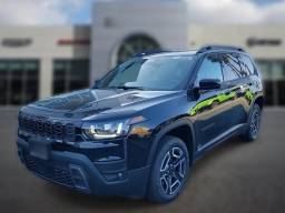 Jeep Cherokee Laredo 4x4 2026