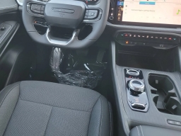 Jeep Cherokee Laredo 4x4 2026