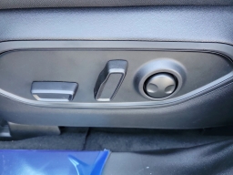 Jeep Cherokee Laredo 4x4 2026