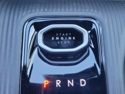 Jeep Cherokee Laredo 4x4 2026