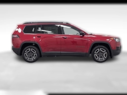 Jeep Cherokee Laredo 4x4 2026