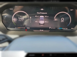 Jeep Cherokee Laredo 4x4 2026