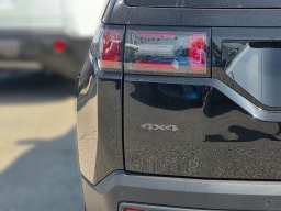 Jeep Cherokee Laredo 4x4 2026