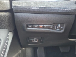 Jeep Cherokee Laredo 4x4 2026