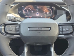 Jeep Cherokee Laredo 4x4 2026