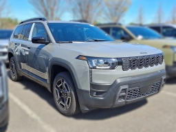 Jeep Cherokee Laredo 4x4 2026