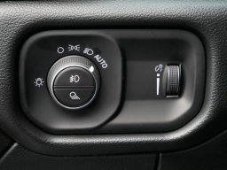 Ram 3500 Tradesman 4x4 Crew Cab 8' Box 2026