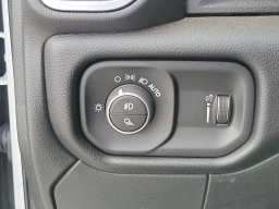 Ram 2500 Big Horn 4x2 Crew Cab 6'4" Box 2026