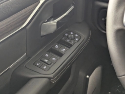 Ram 2500 Laramie 4x4 Crew Cab 6'4" Box 2026