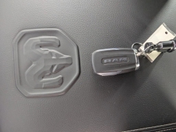 Ram 2500 Laramie 4x4 Crew Cab 6'4" Box 2026