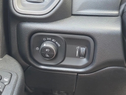 Ram 3500 Tradesman 4x4 Crew Cab 8' Box 2026