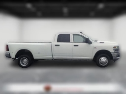 Ram 3500 Tradesman 4x4 Crew Cab 8' Box 2026