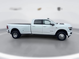 Ram 3500 Laramie 4x4 Crew Cab 8' Box 2026