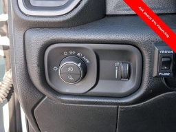 Ram 2500 Tradesman 4x4 Reg Cab 8' Box 2026