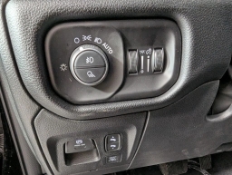 Ram 1500 Big Horn 4x2 Crew Cab 5'7" Box 2026